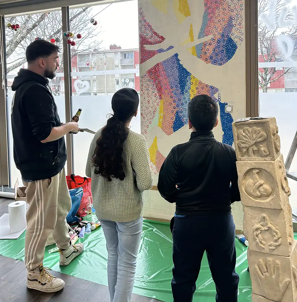 Atelier de Street Art avec l'artiste Bottl3Man à Dax.