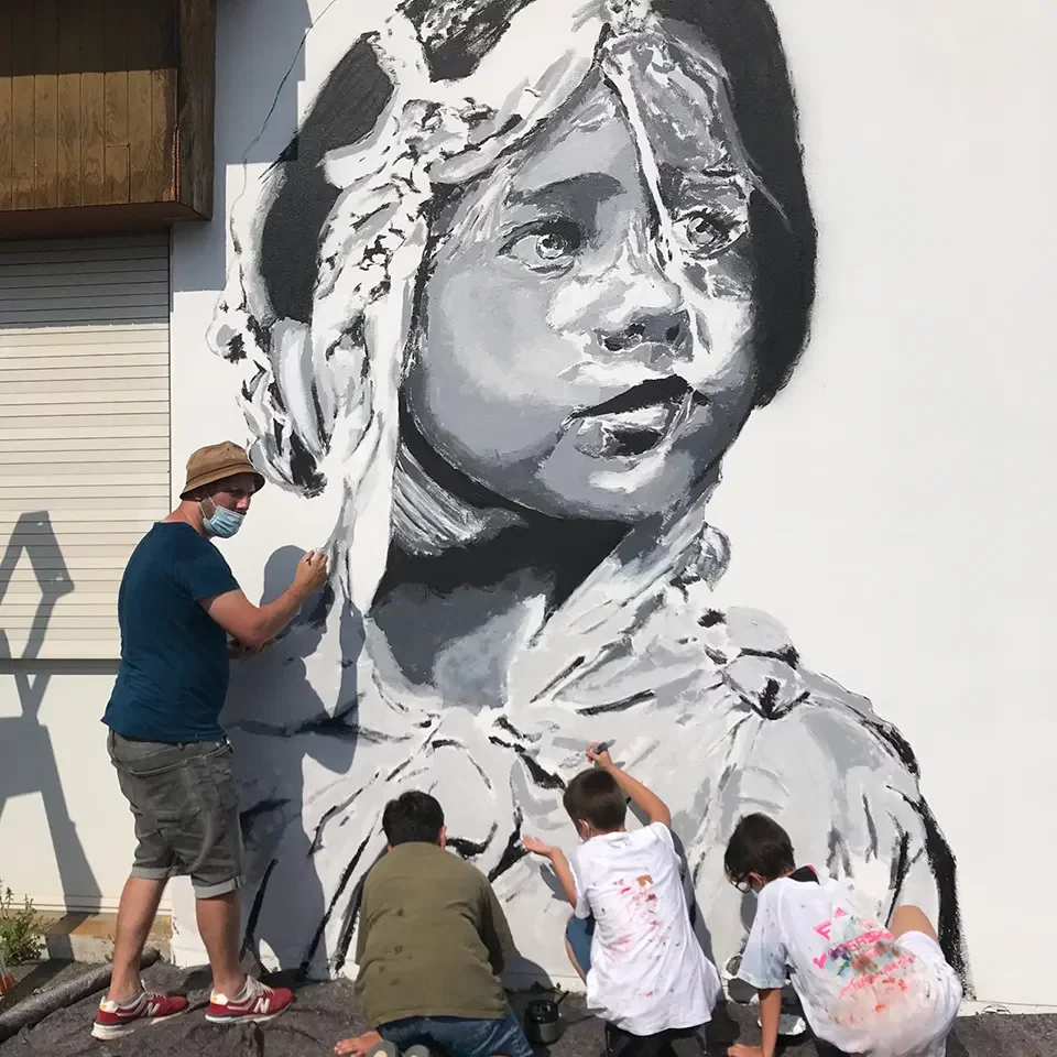 Kelu Abstract, peinture murale à l'école maternelle Simone Veil de Dax.